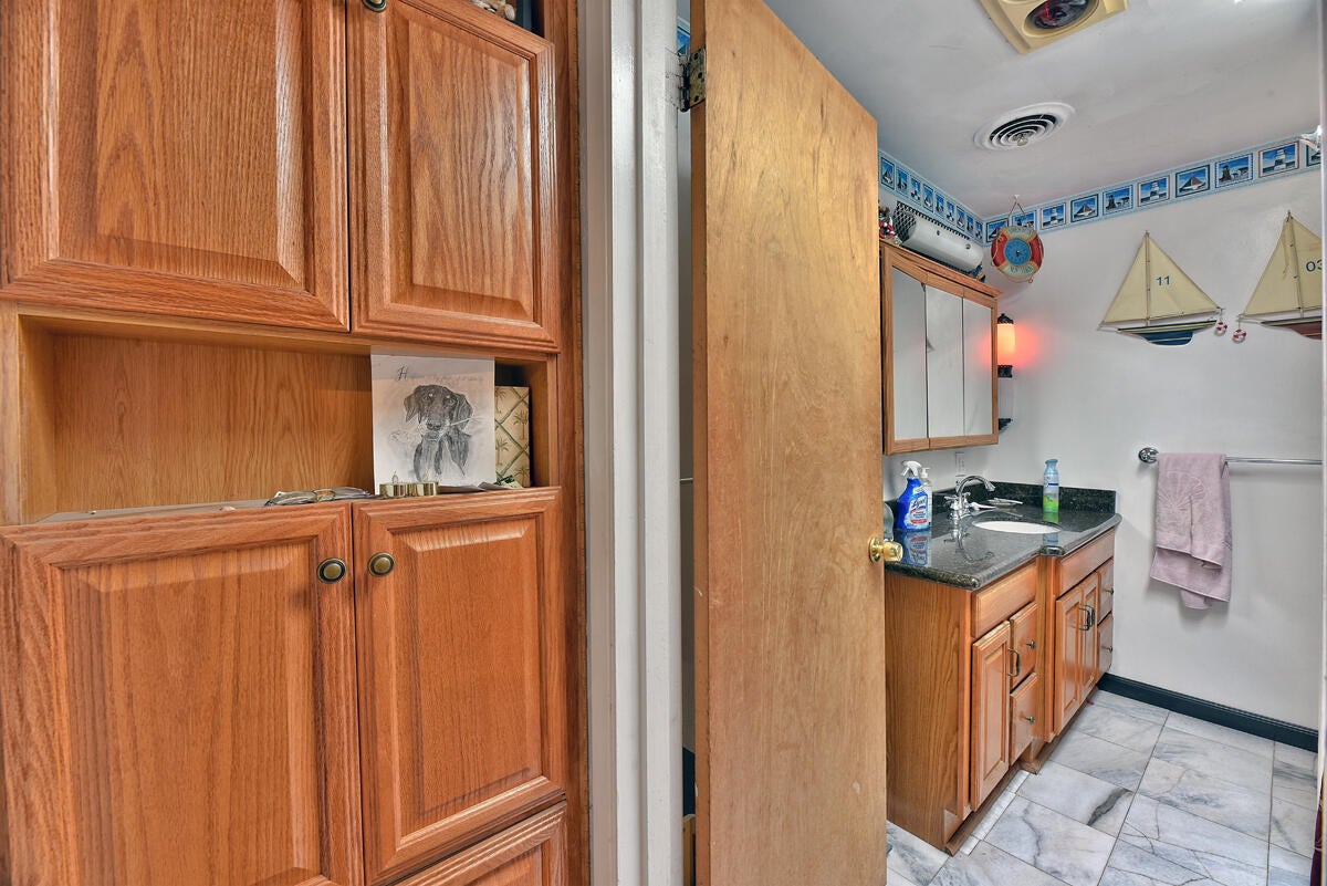 1331 Vawter Road Medford, OR 97501 - Photo 20 of 43 DSC_8761
