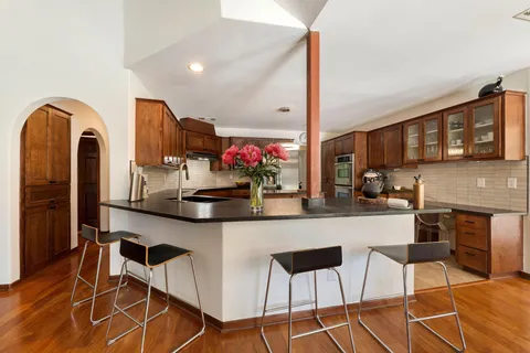 $1,375,000 | 105 Laurelwood Drive North, Austin, TX 78733