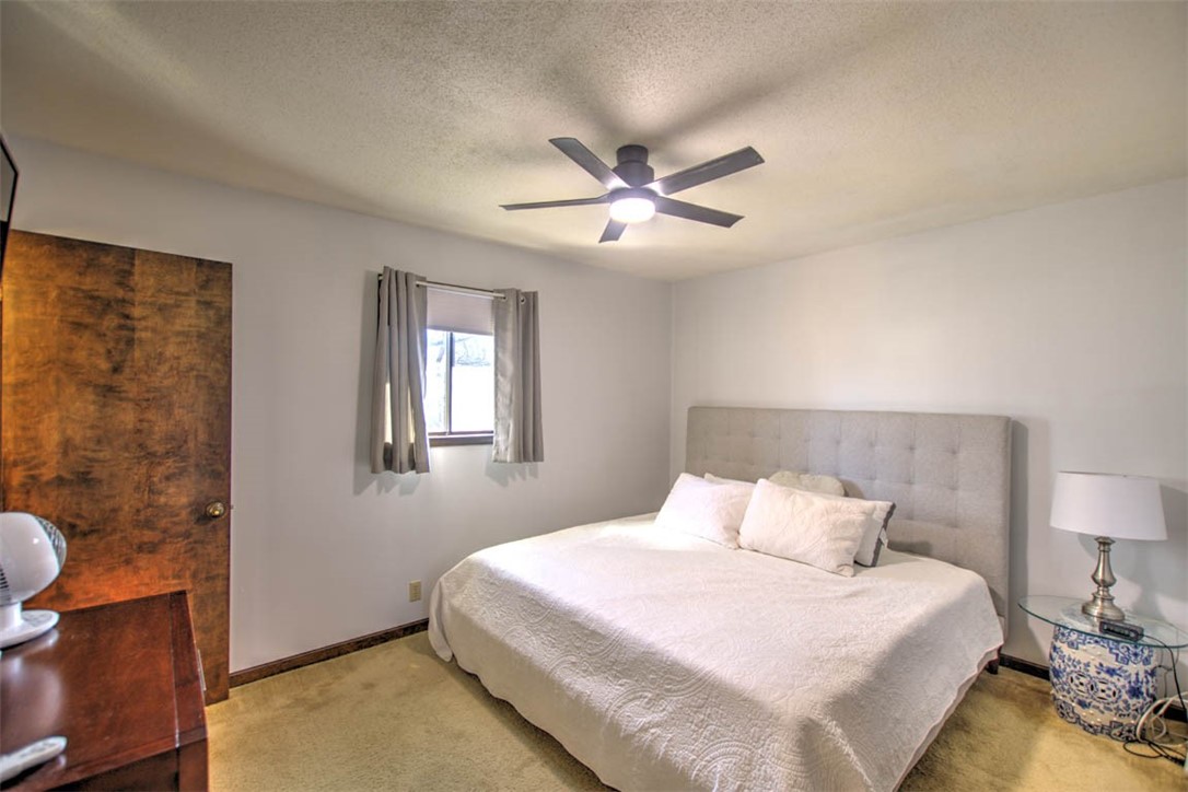 920 West Karen Drive Decatur, IL 62526 - Photo 13 of 28 Gallery Image 13