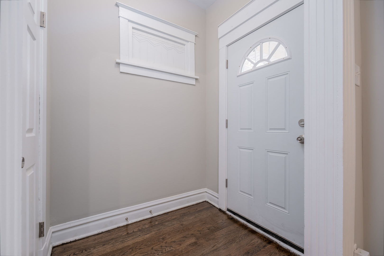 7438 South Perry Avenue Chicago, IL 60621 - Photo 4 of 19
