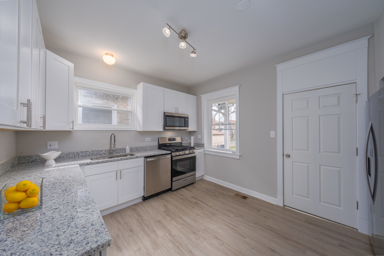 7438 South Perry Avenue Chicago, IL 60621 - Photo 5 of 19