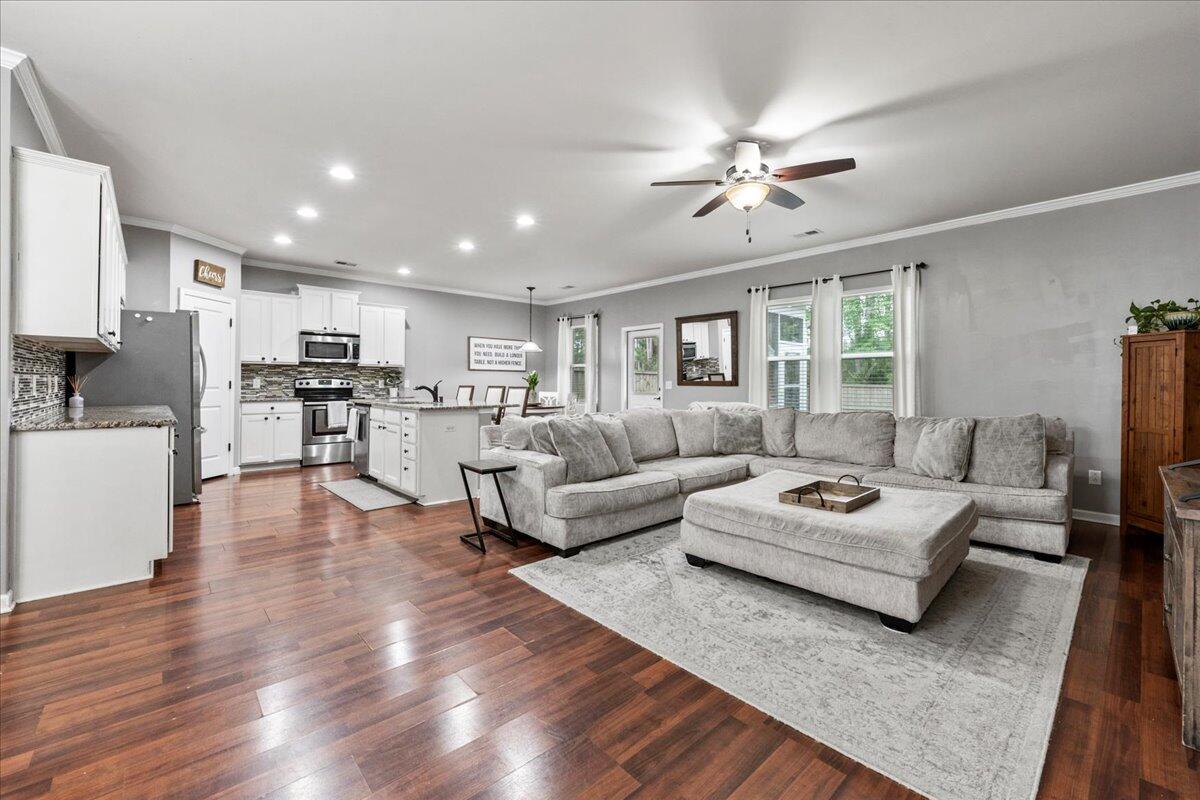 355 Iveson Road Summerville, SC 29486 - Photo 11 of 38 11-DSC07542