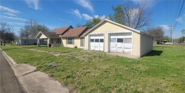$34,000 | 712 North 2nd Street, Iola, KS 66749