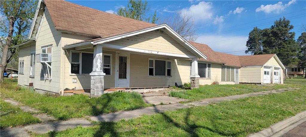 712 North 2nd Street Iola, KS 66749 - Photo 2 of 24