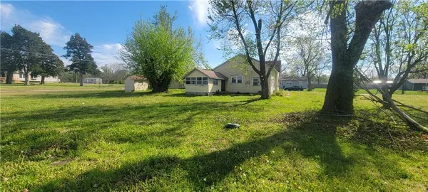 $34,000 | 712 North 2nd Street, Iola, KS 66749