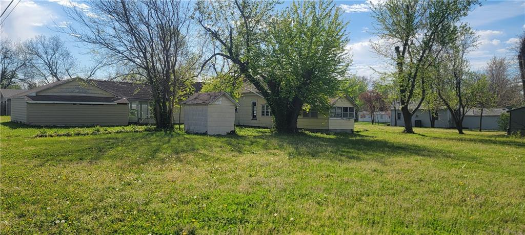 712 North 2nd Street Iola, KS 66749 - Photo 6 of 24