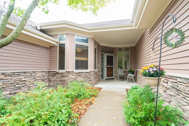 $392,000 | 3392 Glynwater Trail Northwest, Prior Lake, MN 55372