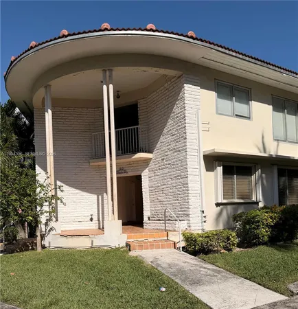 $1,950 | 50 Park Drive, Unit 3, Bal Harbour, FL 33154