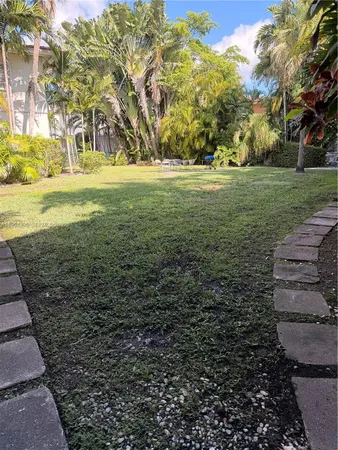 $1,950 | 50 Park Drive, Unit 3, Bal Harbour, FL 33154