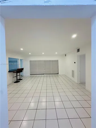 $1,950 | 50 Park Drive, Unit 3, Bal Harbour, FL 33154