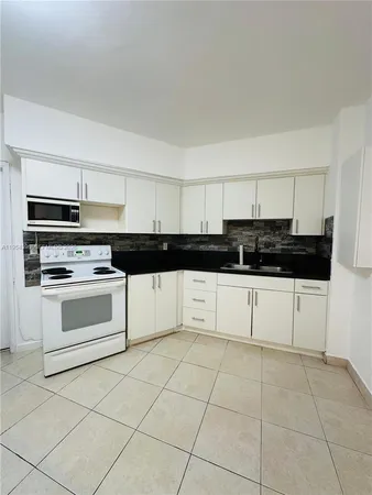 $1,950 | 50 Park Drive, Unit 3, Bal Harbour, FL 33154