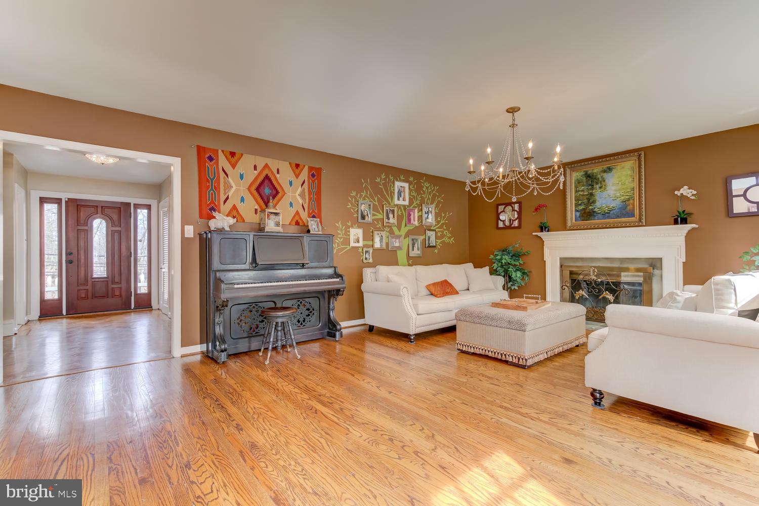 701 Mancill Road Wayne, PA 19087 - Photo 5 of 32 Living Room
