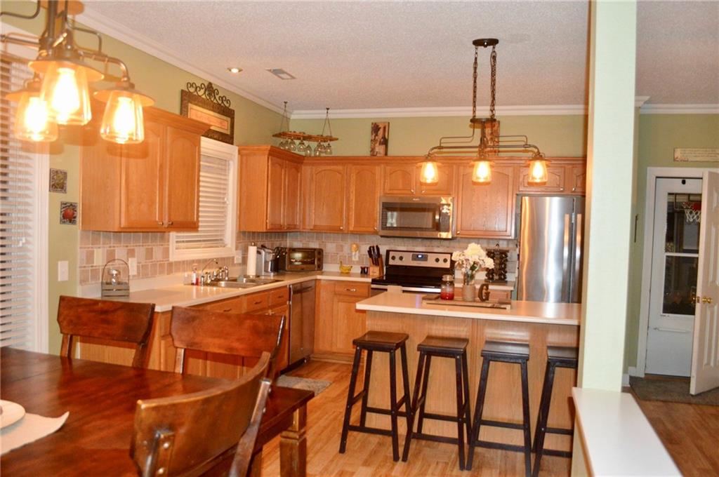 9682 Rhodes Lane Avon, IN 46123 - Photo 4 of 16