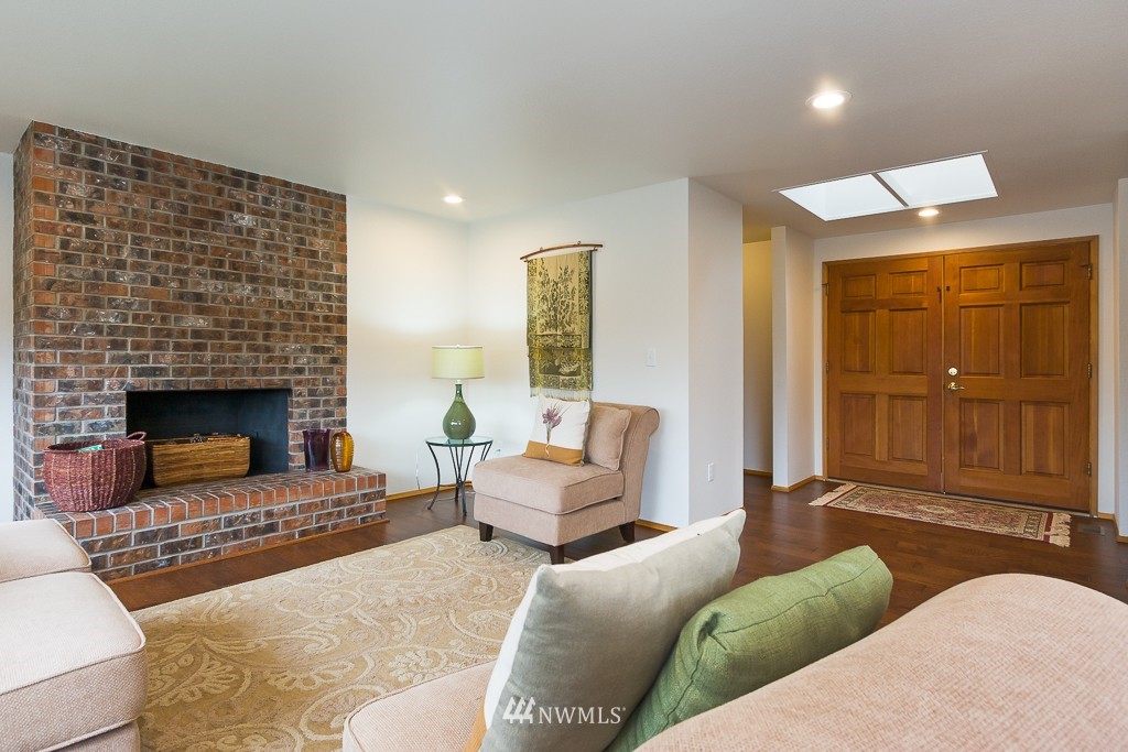 411 Index Place Northeast Renton, WA 98056 - Photo 2 of 23