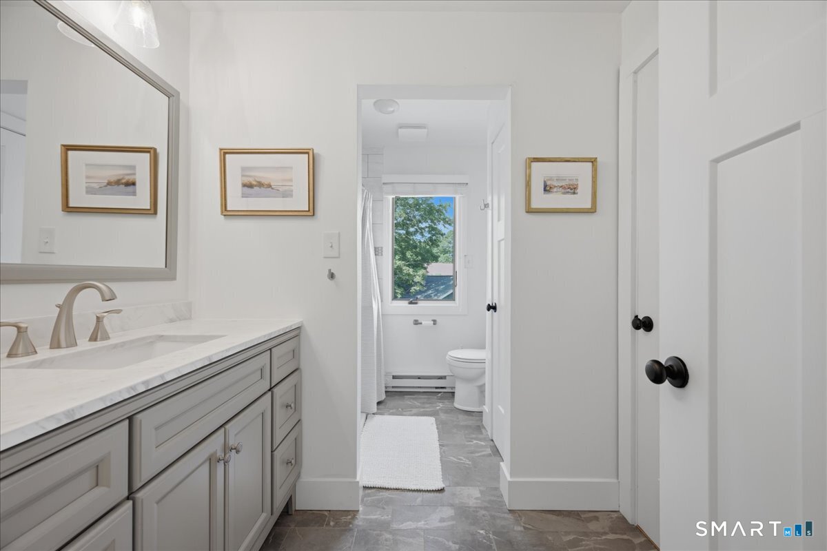 85 River Road, Unit M5 Essex, CT 06426 - Photo 21 of 35 Updated full bath
