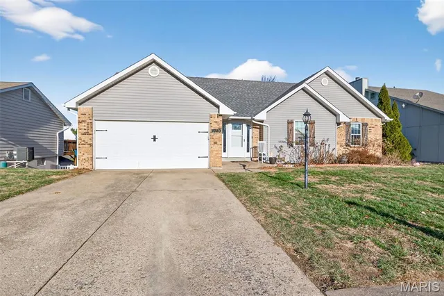 $317,500 | 1040 Apricot Drive, St. Charles, MO 63301