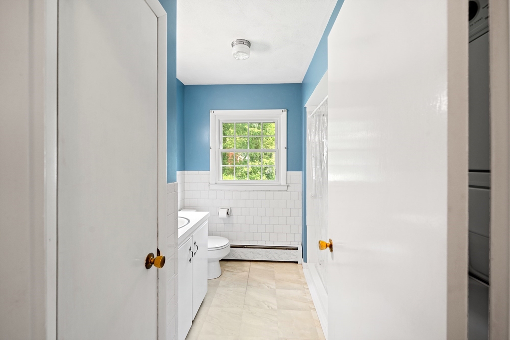 7 Stephen Drive Webster, MA 01570 - Photo 16 of 38 a bathroom with a granite countertop window