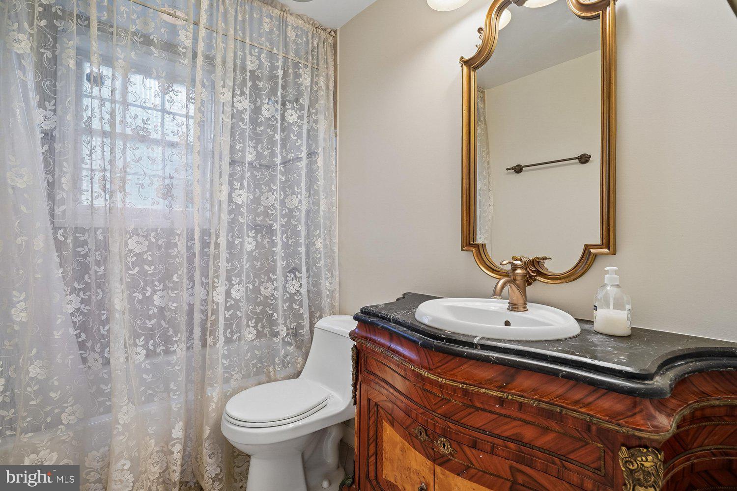 7814 Friars Court Alexandria, VA 22306 - Photo 43 of 56 Bath