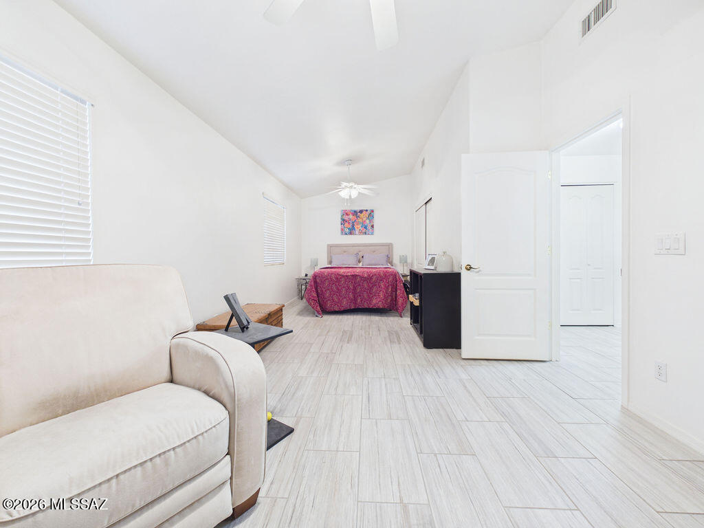 6827 South Star Ridge Place Tucson, AZ 85757 - Photo 18 of 27 CAM06457G6-PR0024-STILL025