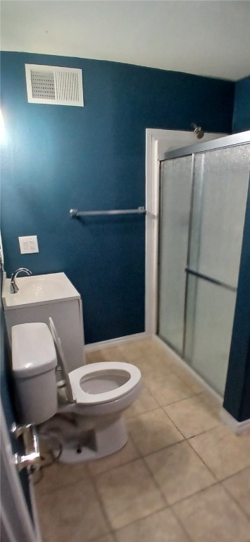 450 Skipper Lane Corpus Christi, TX 78418 - Photo 21 of 26 a white toilet sitting next to a shower