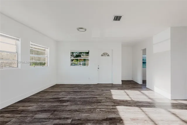 $3,000 | 4338 Northwest 24th Avenue, Miami, FL 33142