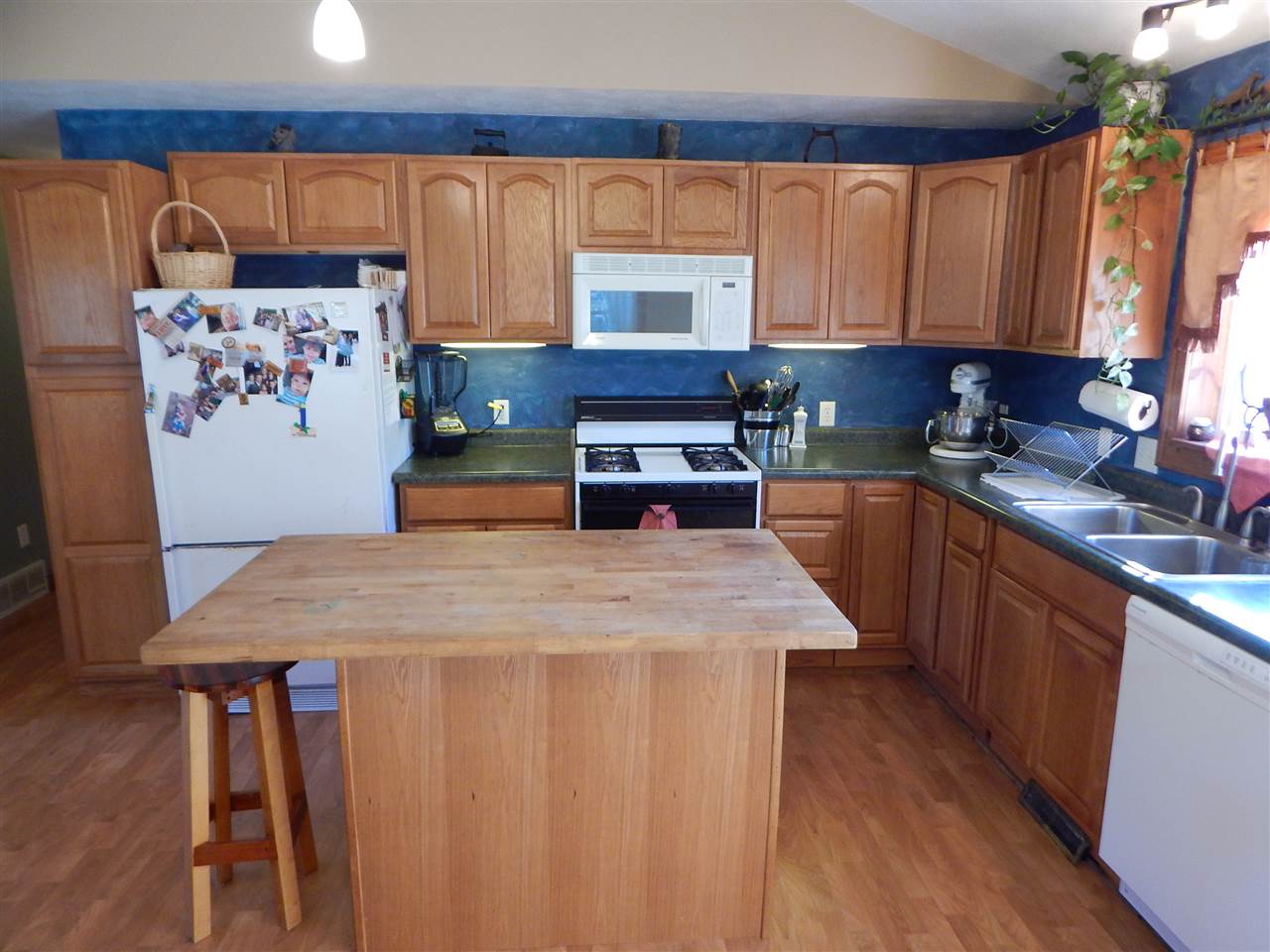 6031 Riverview Road Mesick, MI 49668 - Photo 13 of 35 1807364-12.JPG