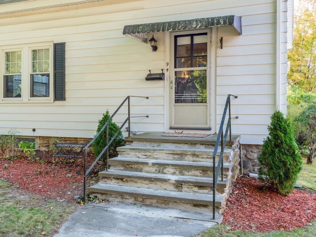 94 Lebanon Hill Road Southbridge, MA 01550 - Photo 2 of 30 Gallery Image 2