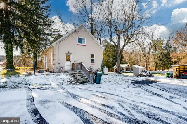 $284,900 | 175 Forgedale Road, Fleetwood, PA 19522