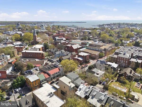$830,000 | 21 City Gate Lane, Annapolis, MD 21401