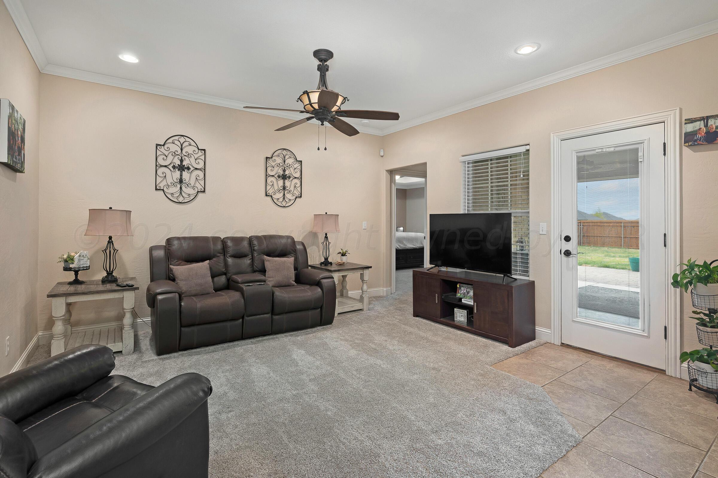 16721 Hope Road Canyon, TX 79015 - Photo 13 of 33 005_Living Room