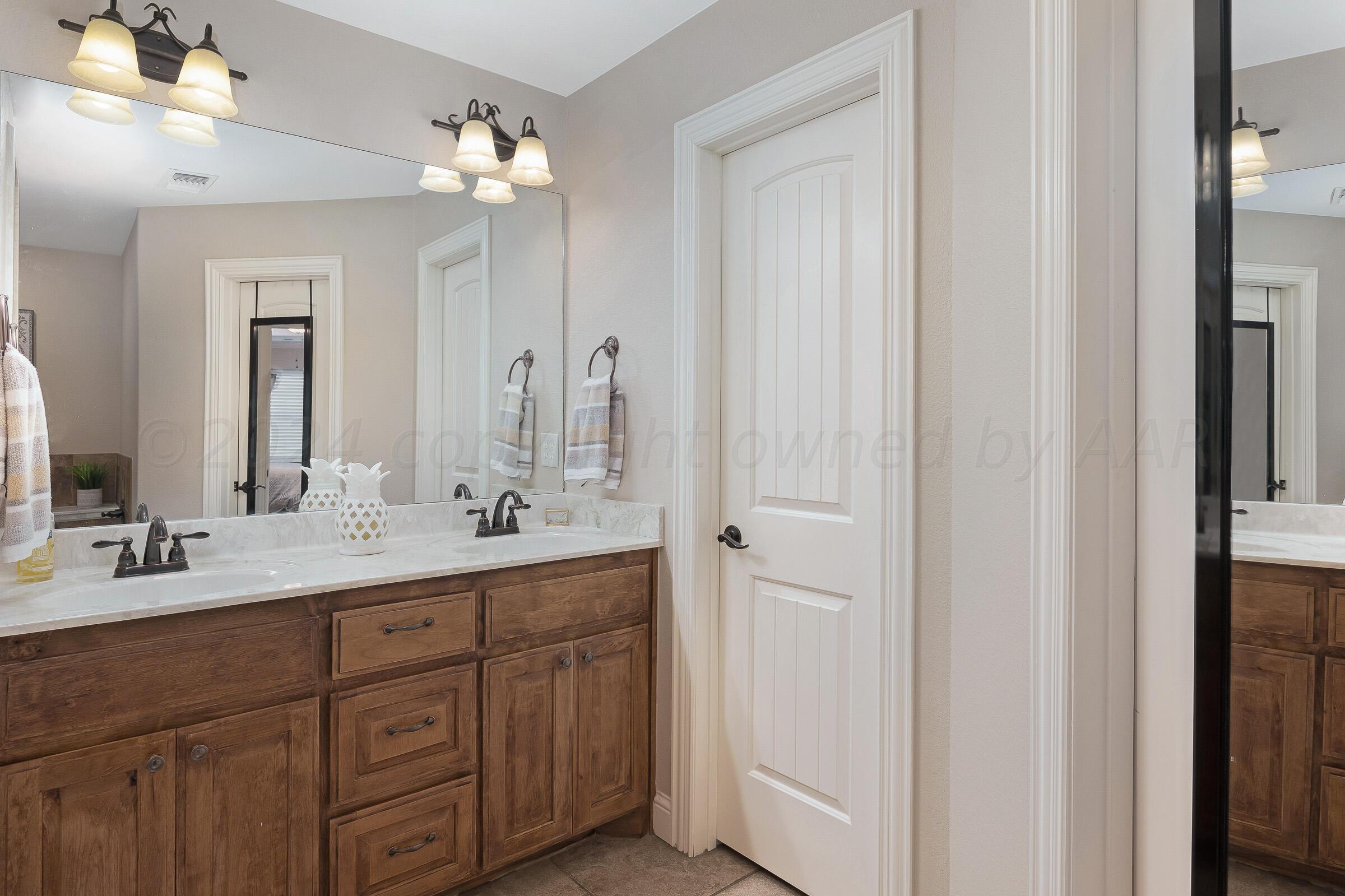 16721 Hope Road Canyon, TX 79015 - Photo 17 of 33 017_Master Bathroom