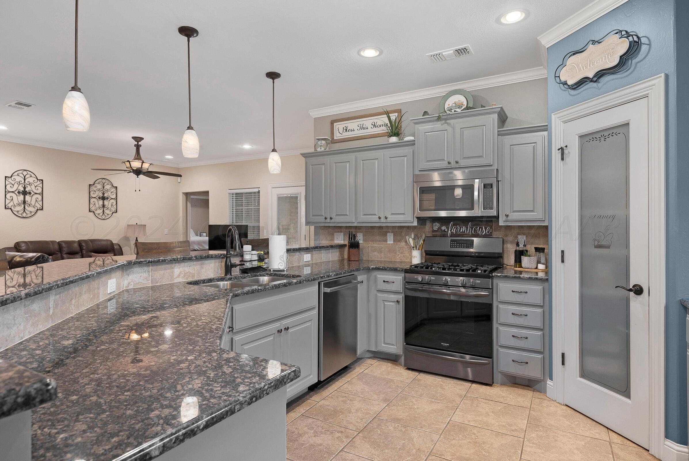16721 Hope Road Canyon, TX 79015 - Photo 5 of 33 009_Kitchen 2