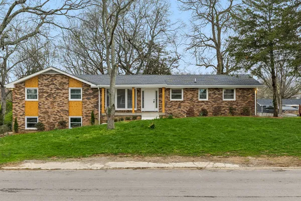 $2,850 | 108 Crestmont Drive, Hendersonville, TN 37075