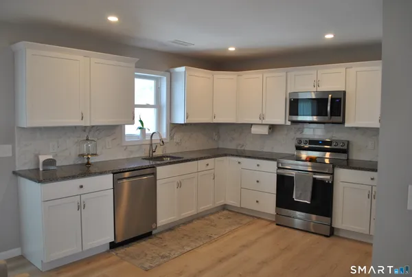 $3,500 | 3 Bostwick Place, New Milford, CT 06776