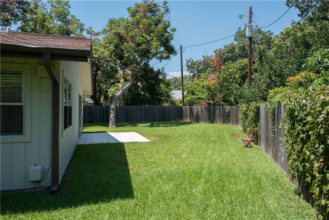 2902 Silverleaf Drive Austin, TX 78757 - Photo 24 of 30