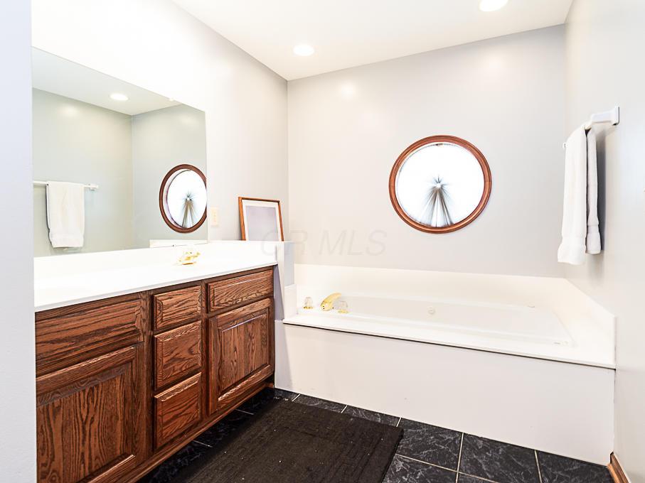 2676 Chester Road Columbus, OH 43221 - Photo 17 of 28