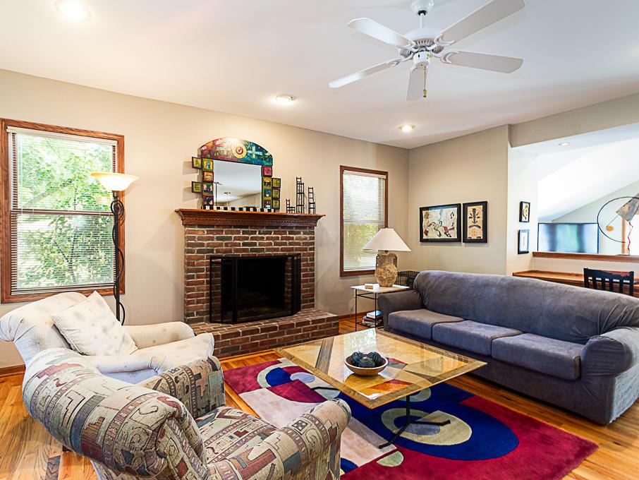 2676 Chester Road Columbus, OH 43221 - Photo 4 of 28