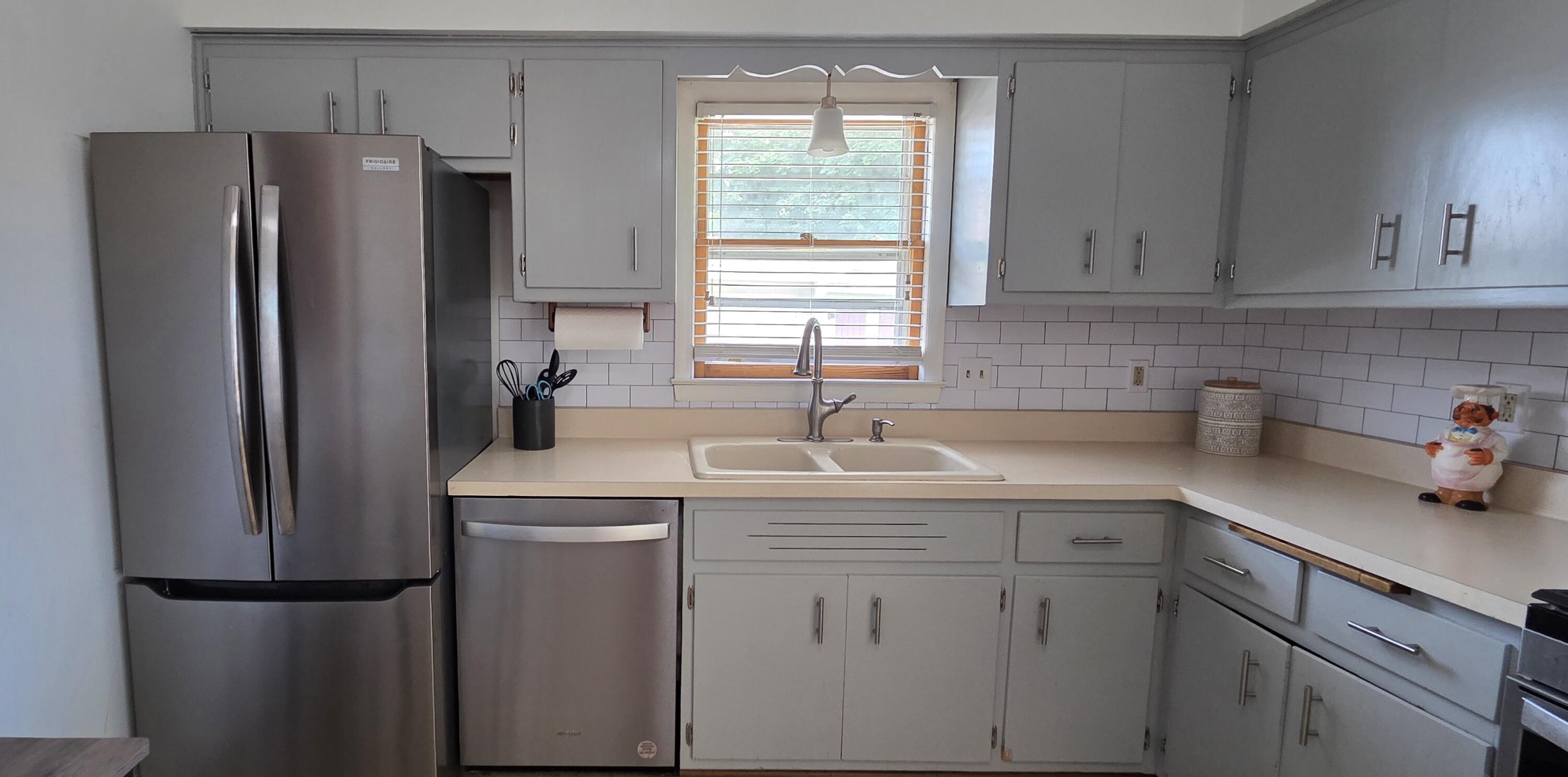 1709 Mercury Circle Racine, WI 53404 - Photo 15 of 23 Kitchen