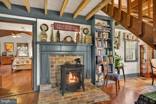 a view of an entryway and livingroom with furniture