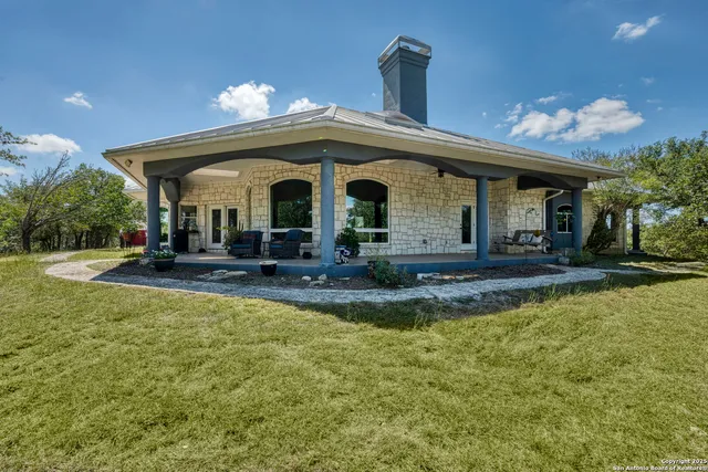 $2,750,000 | 305 Spanish Pass Road, Boerne, TX 78006