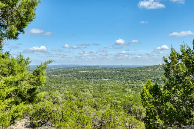 $2,750,000 | 305 Spanish Pass Road, Boerne, TX 78006