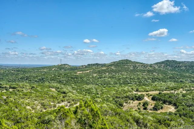 $2,750,000 | 305 Spanish Pass Road, Boerne, TX 78006
