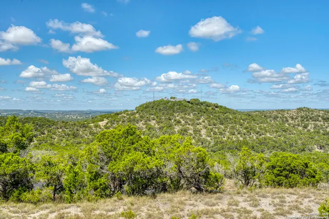 $2,750,000 | 305 Spanish Pass Road, Boerne, TX 78006