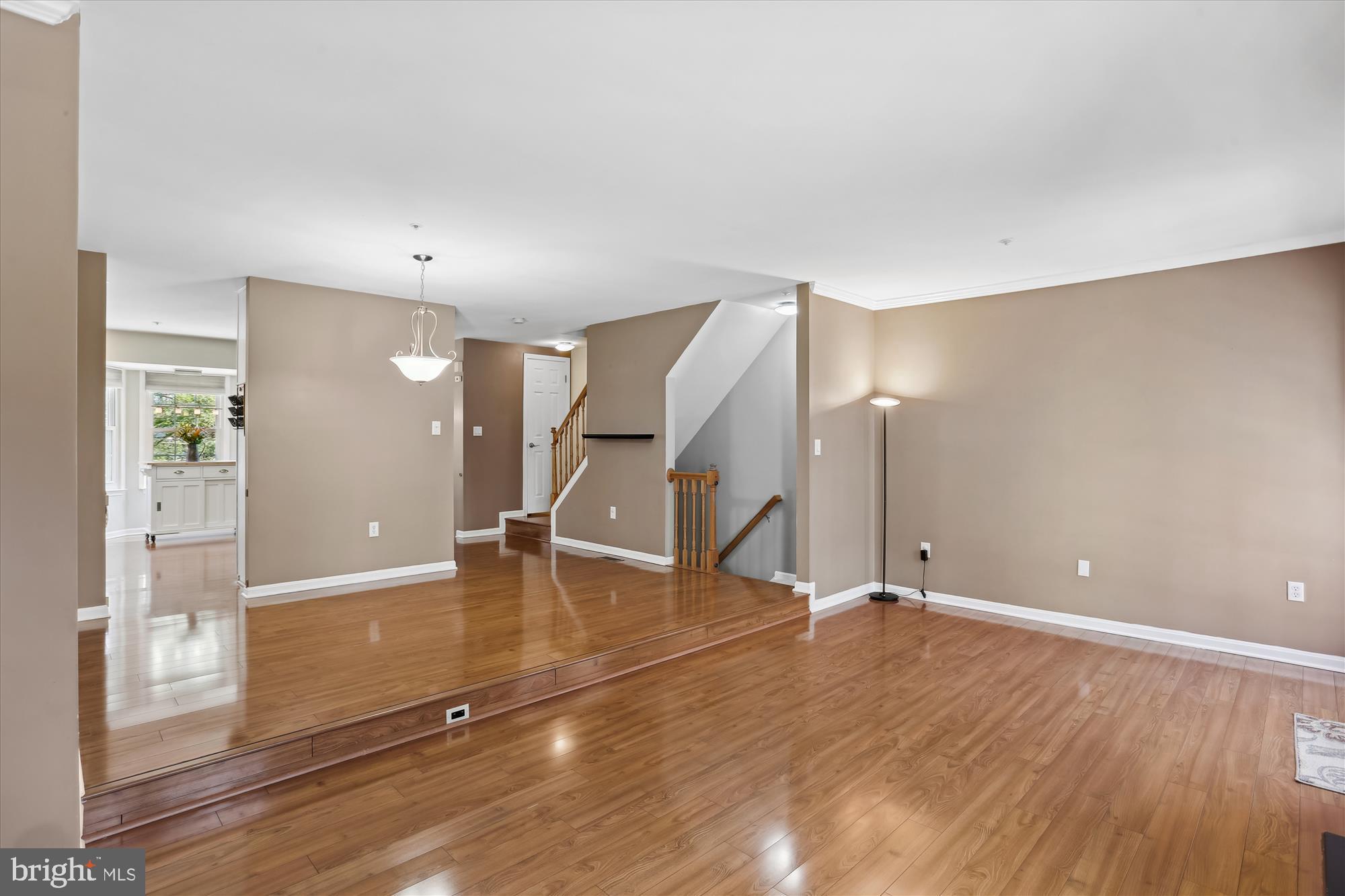 18535 Clovercrest Circle Olney, MD 20832 - Photo 18 of 91 Living Room