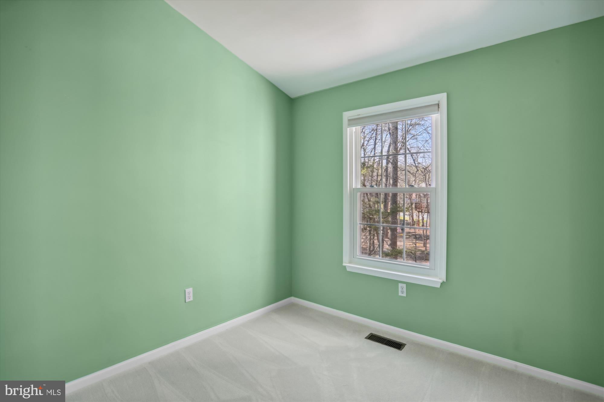 18535 Clovercrest Circle Olney, MD 20832 - Photo 36 of 91 Bedroom