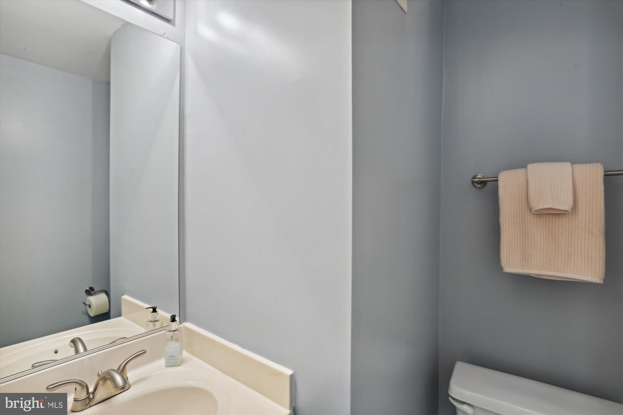 18535 Clovercrest Circle Olney, MD 20832 - Photo 50 of 91 Powder Room