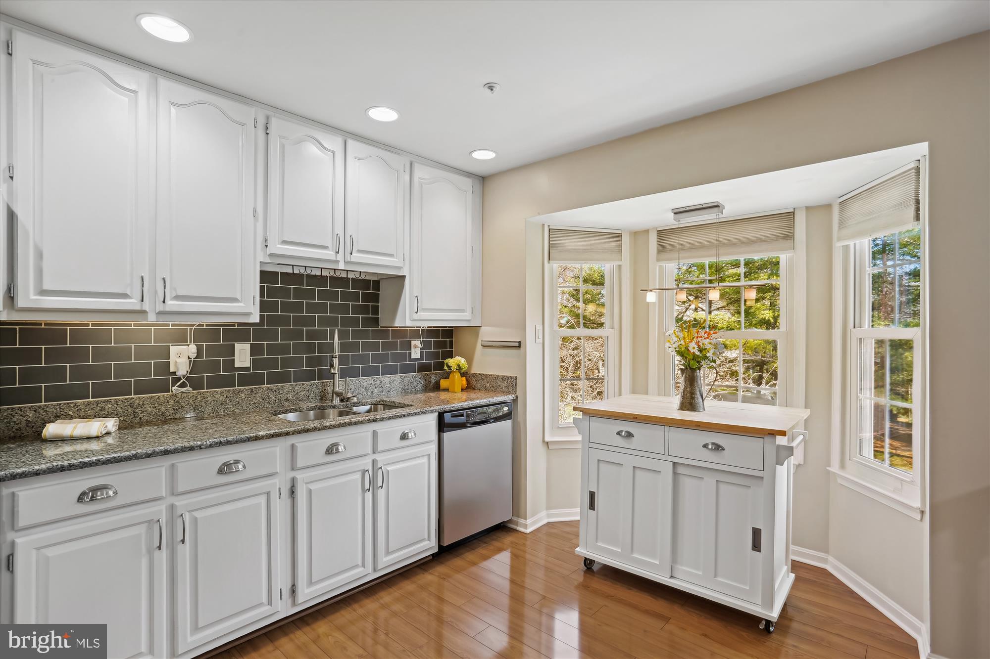18535 Clovercrest Circle Olney, MD 20832 - Photo 7 of 91 Kitchen