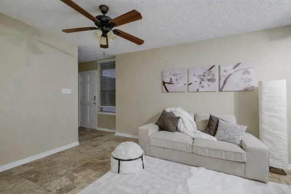$1,800 | 2409 Leon Street, Unit 102, Austin, TX 78705