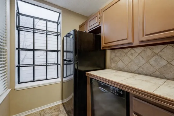 $1,800 | 2409 Leon Street, Unit 102, Austin, TX 78705