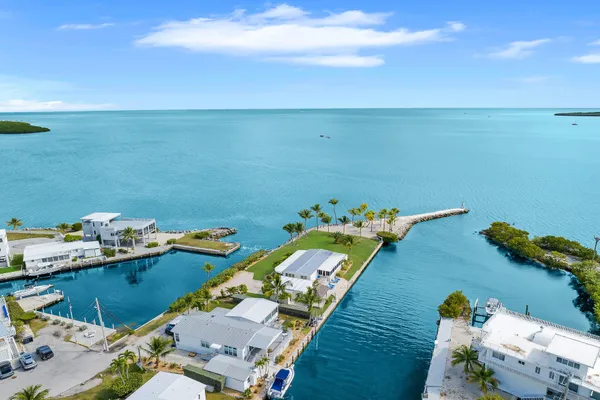 $3,700,000 | 76 Ocean Drive, Key Largo, FL 33037
